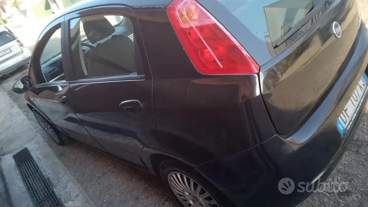 Usata Fiat Grande Punto 65 CV (47 kW) 2007 Nero Utilitaria