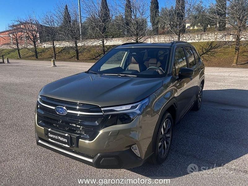 Nuova Subaru Forester Premium 136 CV (100 kW) 2025 Verde SUV