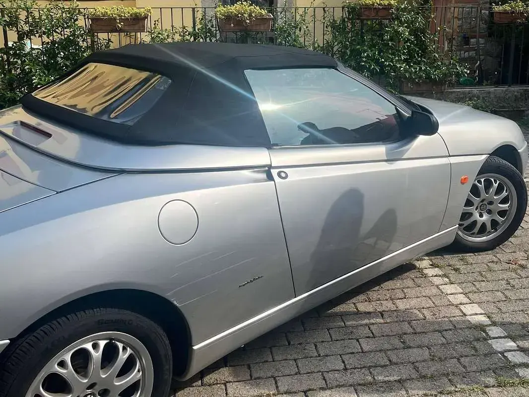 Usata Alfa Romeo Spider 155 CV (114 kW) 1999 Argento Cabrio