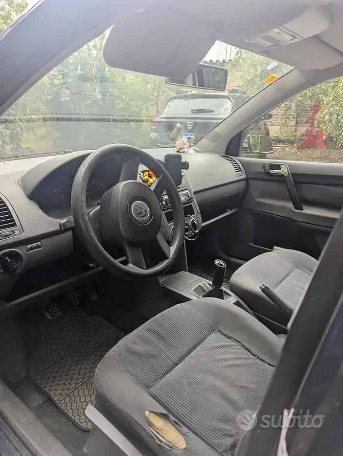 Usata VW Polo 64 CV (47 kW) 2005 Blu Utilitaria