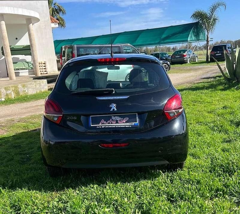 Usata Peugeot 208 Allure 68 CV (50 kW) 2015 Nero Utilitaria
