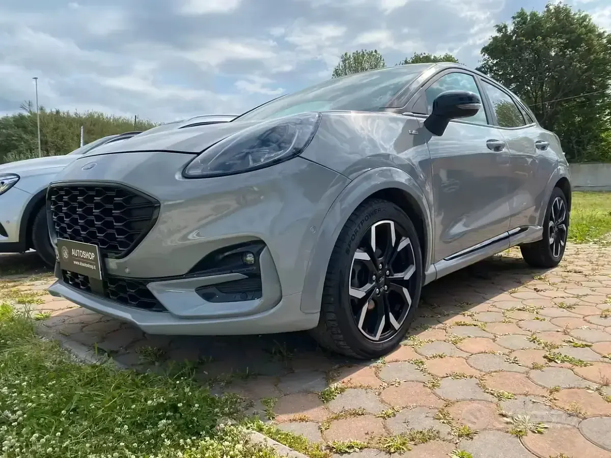 Usata Ford Puma ST-Line X 121 CV (88 kW) 2020 Grigio chiaro SUV
