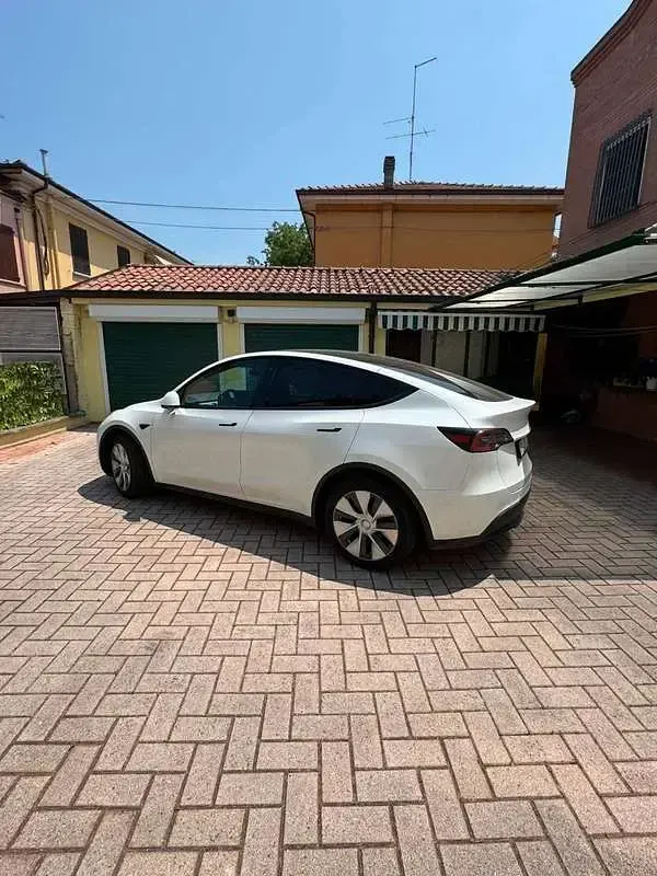 Usata Tesla Model Y RWD 125 kW (170 CV) 2023 Bianco SUV