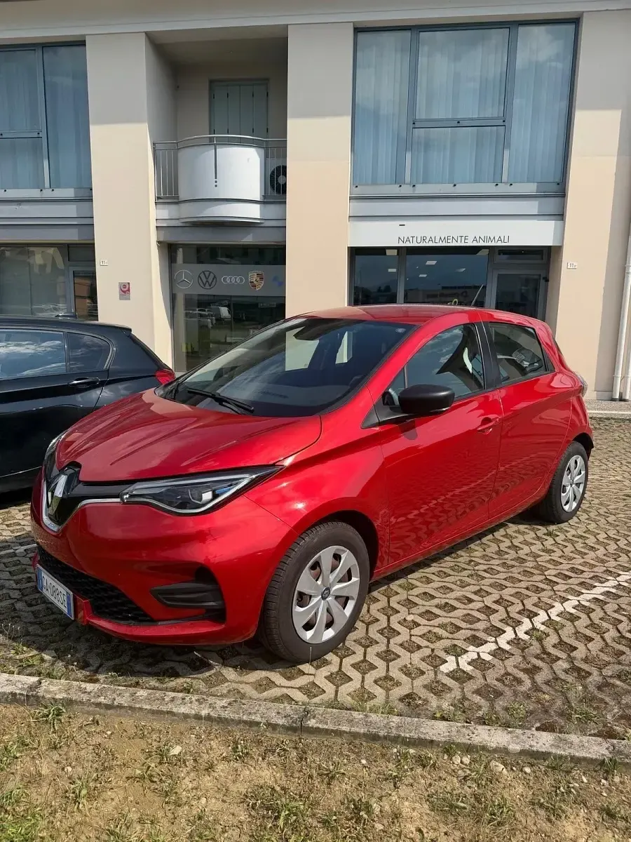 Usata Renault Zoe Life 50 kW (69 CV) 2020 Rosso Utilitaria