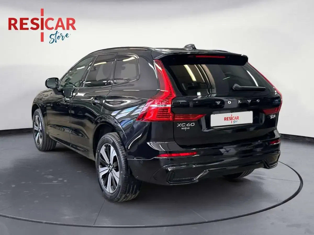 Usata Volvo XC60 Plus 253 CV (186 kW) 2025 Nero metallizzato SUV