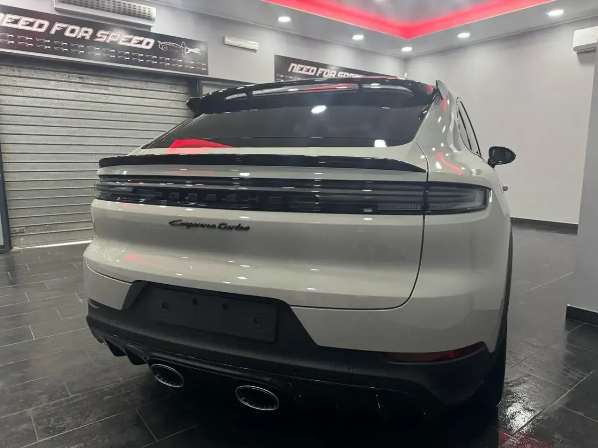 Nuova Porsche Cayenne Turbo GT 474 CV (348 kW) 2026 Beige SUV