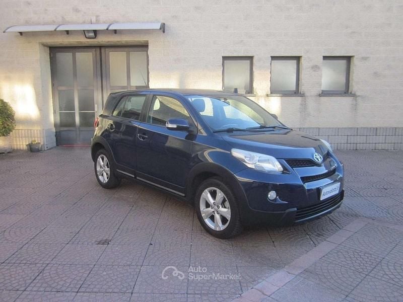 Usata Toyota Urban Cruiser Luxury 90 CV (66 kW) 2010 Blu SUV