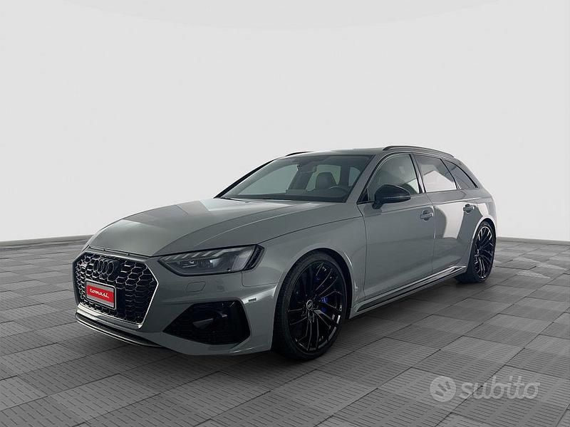 Grigio nardò Usata 2022 Audi RS4 Comfort Station wagon | 69.890 € (Molto cara) - Immagine 1/4