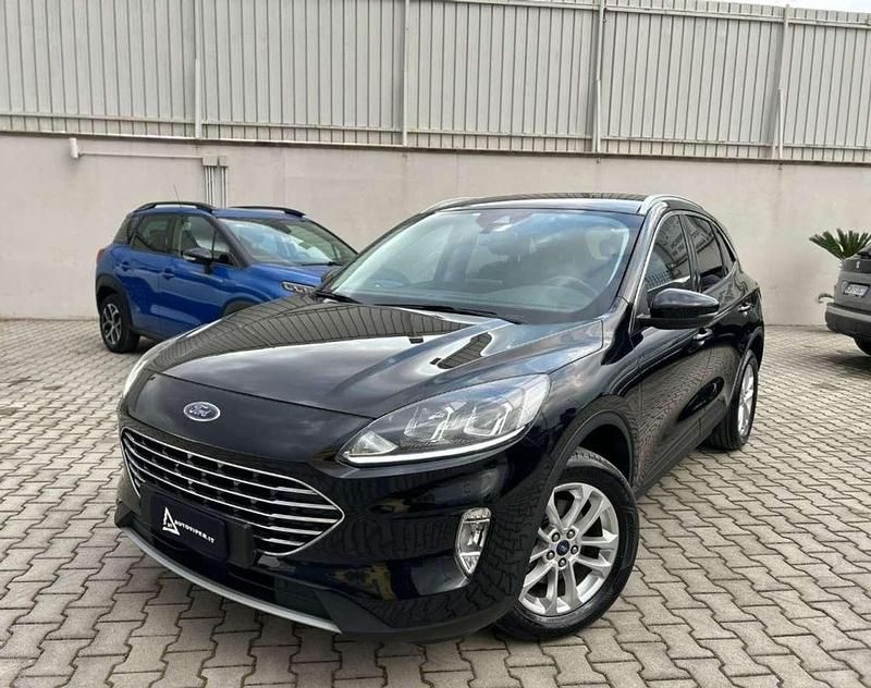 Usata Ford Kuga Titanium 120 CV (88 kW) 2021 Nero SUV
