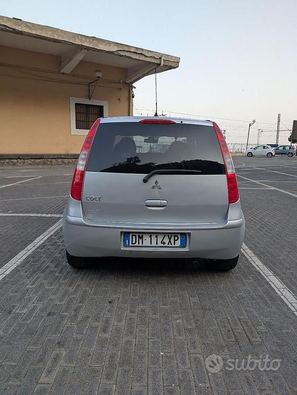 Usata Mitsubishi Colt 2007 Grigio Utilitaria