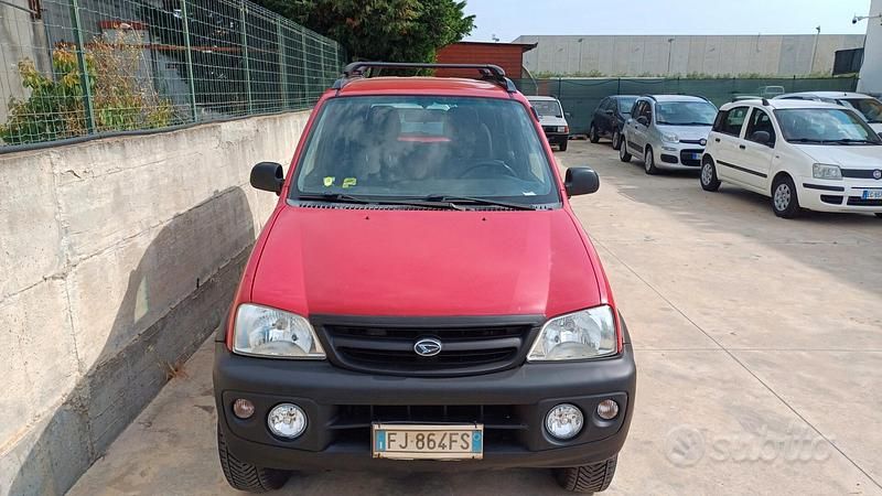 Usata Daihatsu Terios 86 CV (63 kW) 2005 Rosso SUV