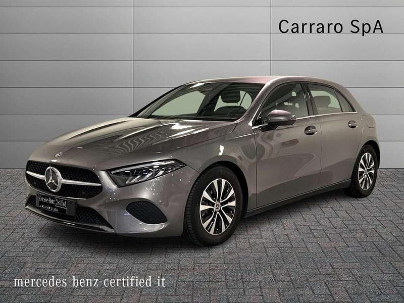 Grigio montagna Usata 2025 Mercedes A180 Advanced Berlina | 30.900 € (Buon prezzo) - Immagine 1/4