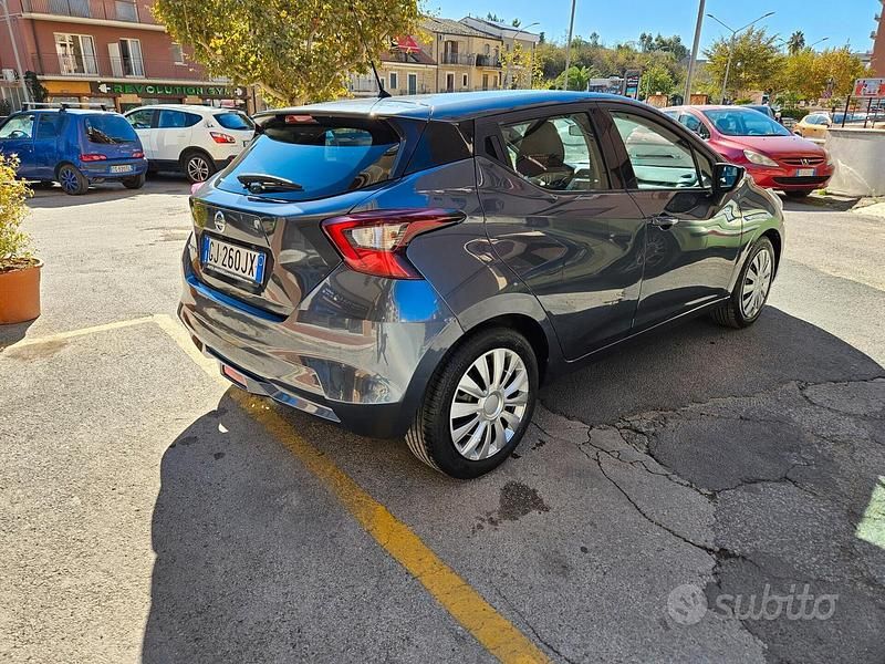 Usata Nissan Micra 92 CV (67 kW) 2022 Grigio Berlina
