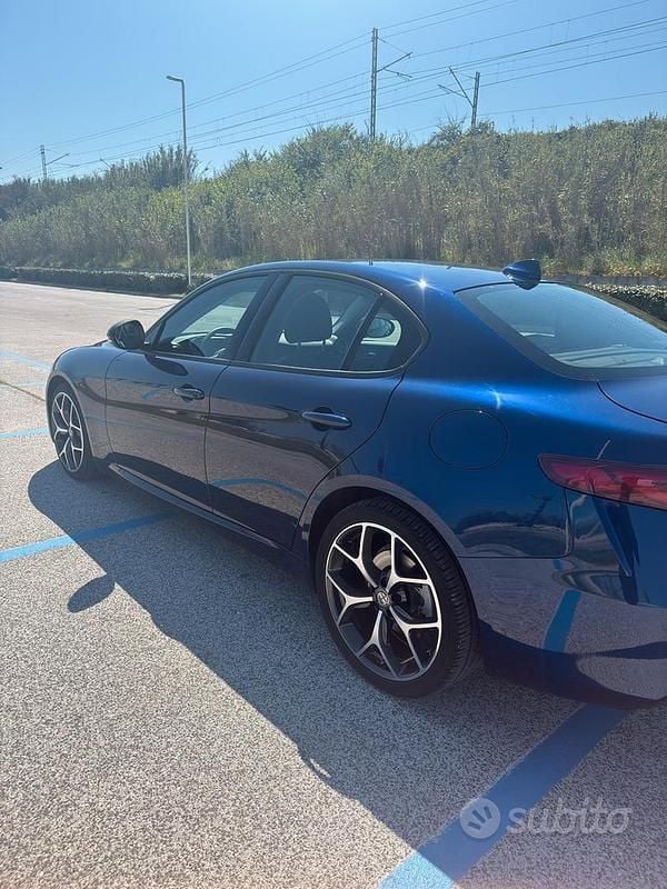 Usata Alfa Romeo Giulia 190 CV (139 kW) 2018 Blu Berlina