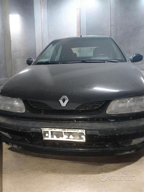 Usata Renault Laguna 1994 Nero Berlina