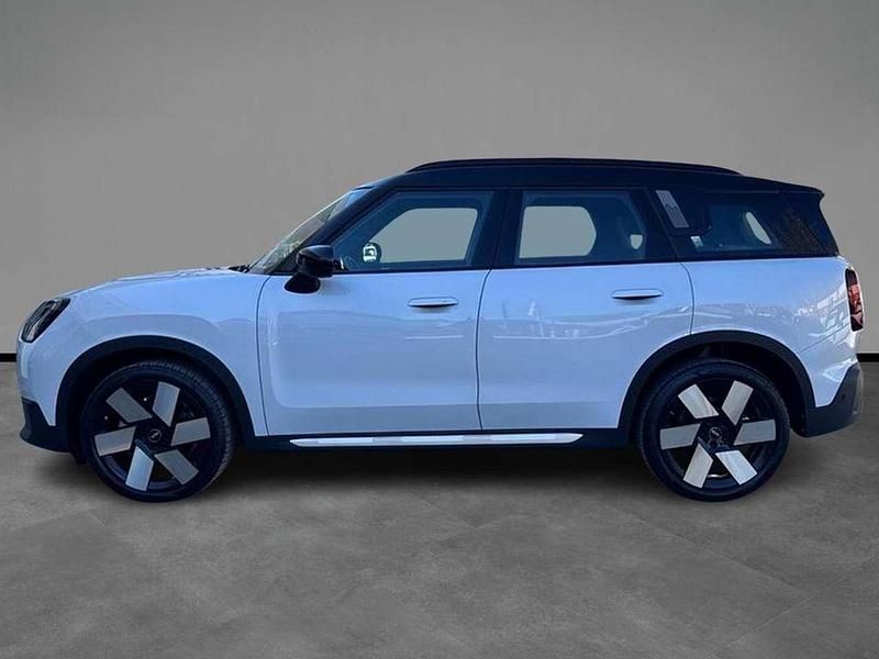 Usata Mini Cooper Countryman Favoured 170 CV (125 kW) 2024 Nanuq white SUV