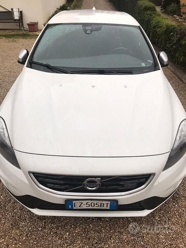 Usata Volvo V40 R-Design 115 CV (84 kW) 2015 Bianco Berlina