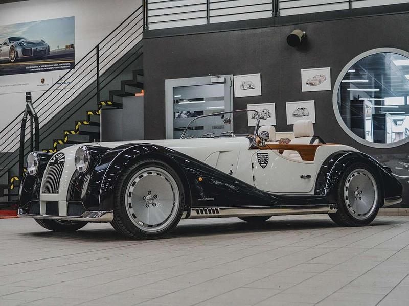 Nuova Morgan Plus 340 CV (250 kW) 2025 Bianco alpi madreperla white Cabrio