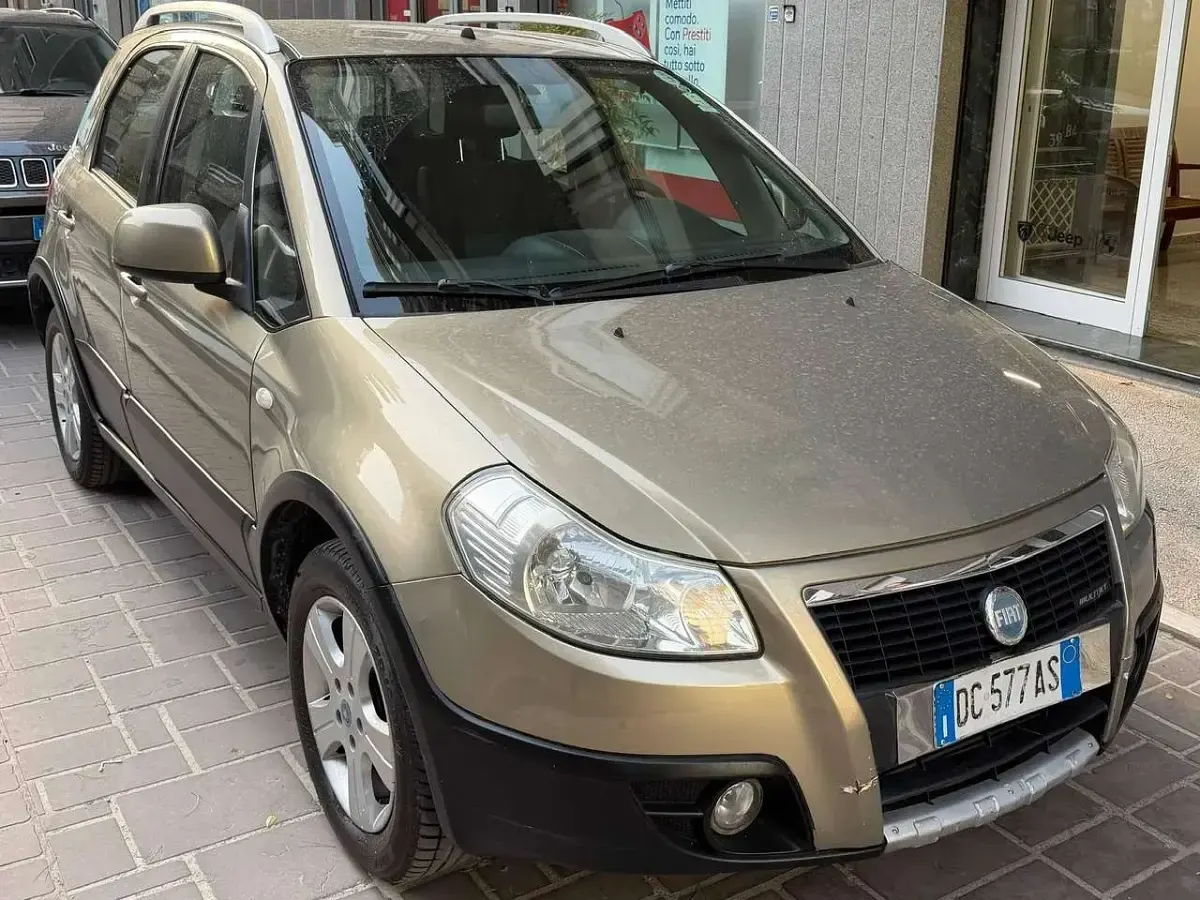 Usata Fiat Sedici Dynamic 120 CV (88 kW) 2006 Oro SUV