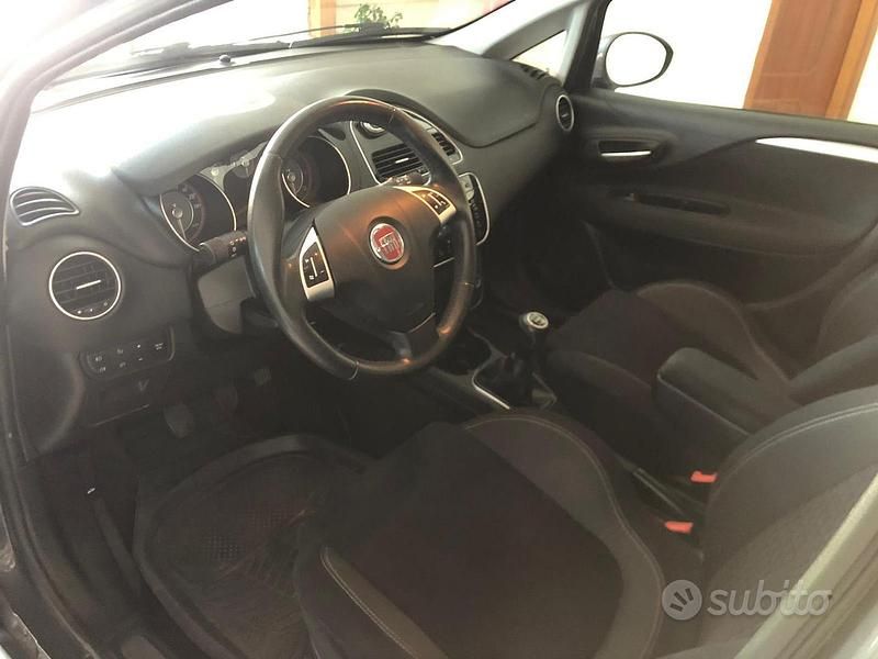 Usata Fiat Punto Lounge 95 CV (69 kW) 2012 Grigio Utilitaria