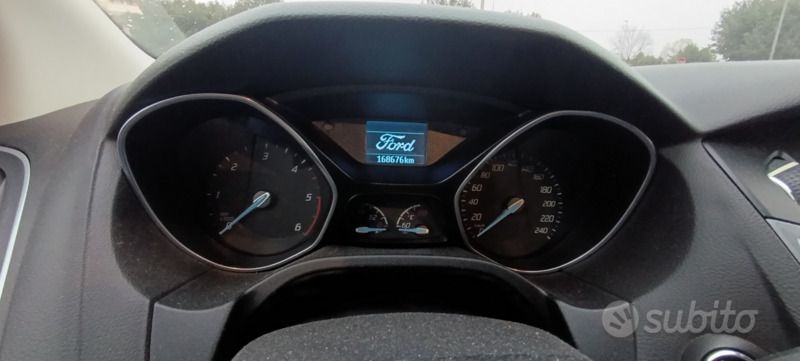 Grigio Usata 2014 Ford Focus Station wagon | 7000 € (Buon prezzo) - Immagine 1/4