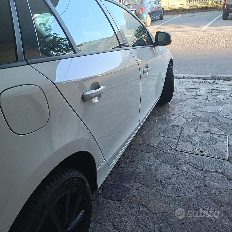 Usata Volvo V60 2012 Bianco Station wagon