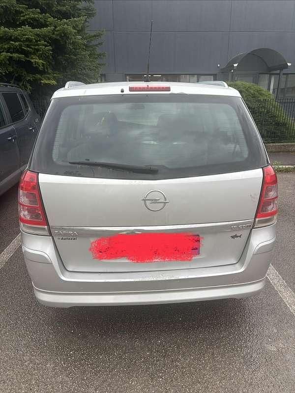 Usata Opel Zafira 177 CV (130 kW) 2009 Grigio Monovolume