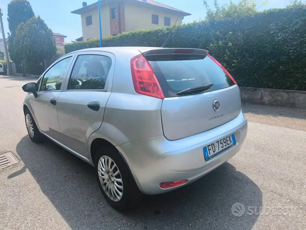 Usata Fiat Punto Evo 69 CV (50 kW) 2016 Grigio Utilitaria