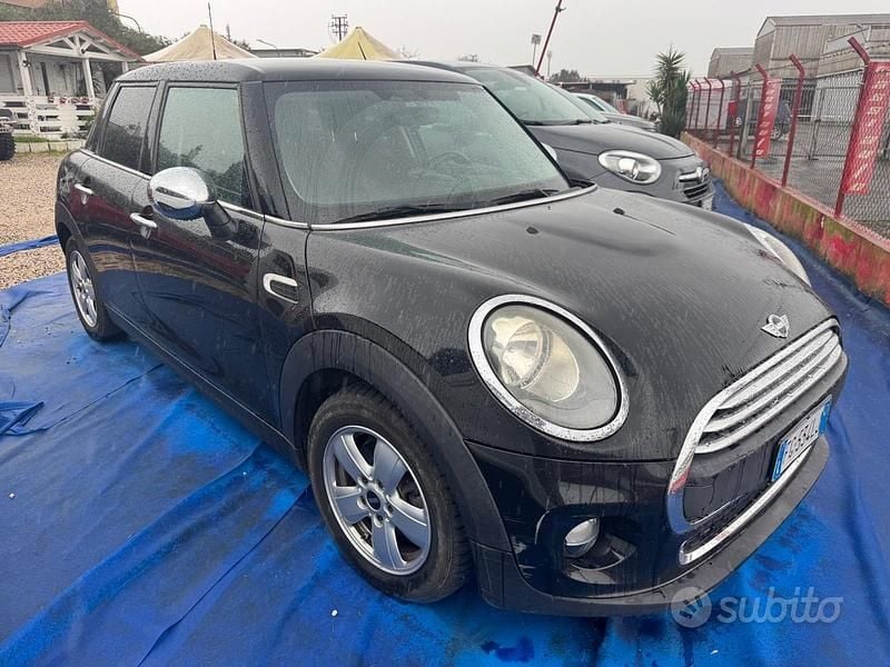Usata Mini One D 115 CV (84 kW) 2016 Nero Utilitaria