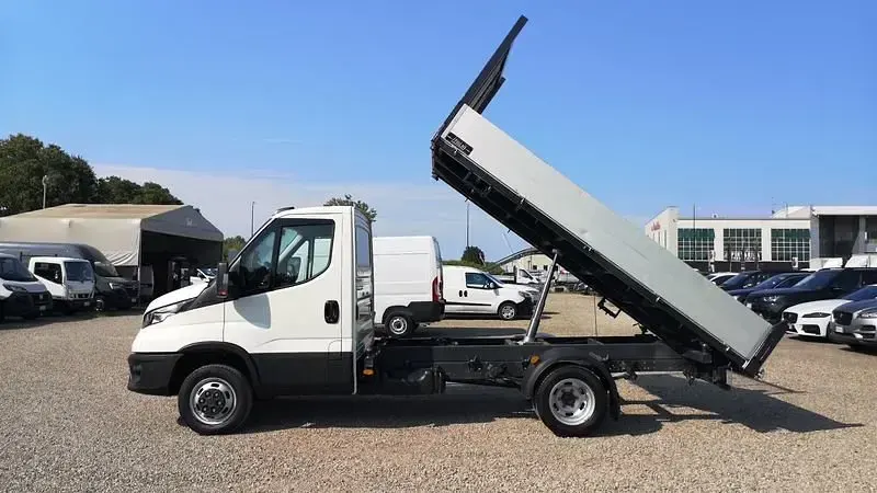 Usata Iveco Daily 160 CV (117 kW) 2022 Bianco Cabrio