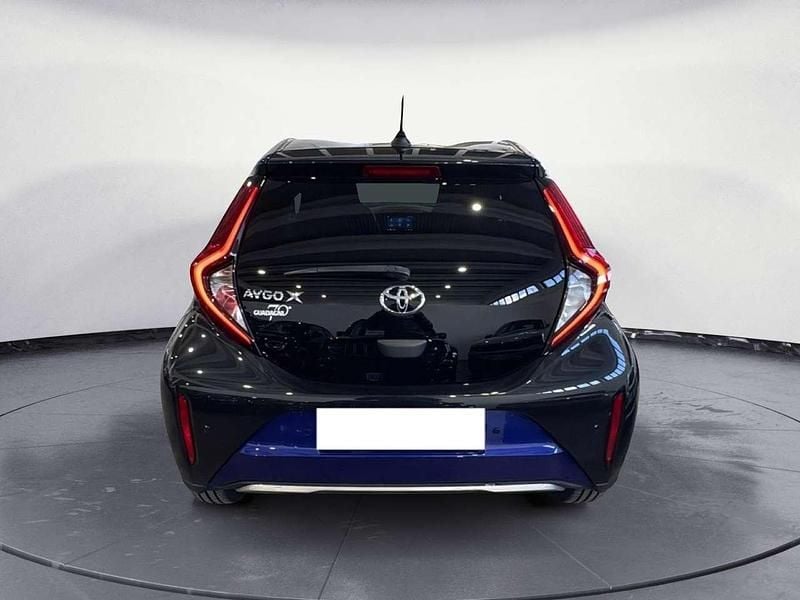 Usata Toyota Aygo X Lounge 72 CV (52 kW) 2022 Blu/azzurro SUV
