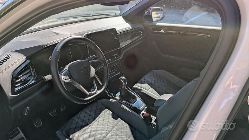Usata VW T-Roc R-line 150 CV (110 kW) 2024 Grigio SUV