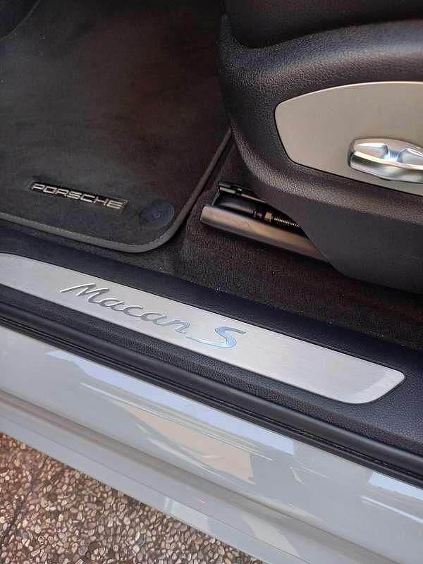 Usata Porsche Macan 381 CV (280 kW) 2022 Grigio SUV