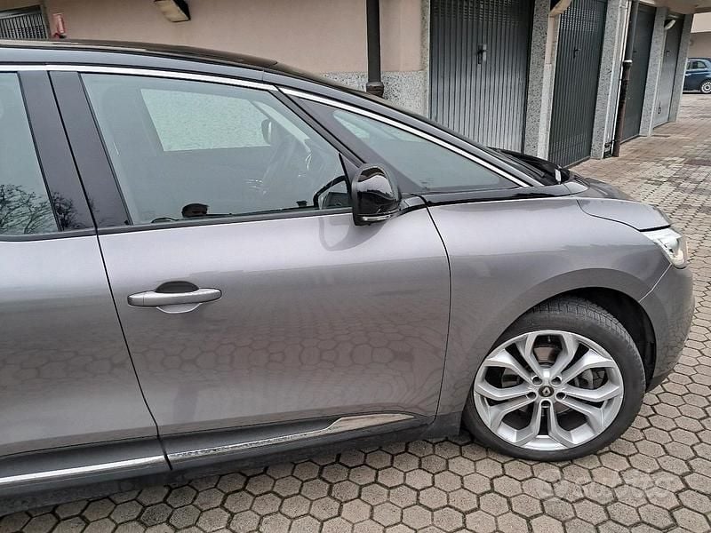 Usata Renault Grand Scénic IV 150 CV (110 kW) 2019 Grigio Monovolume