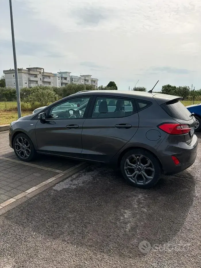Usata Ford Fiesta 75 CV (55 kW) 2022 Utilitaria