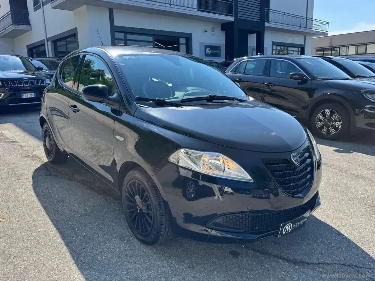 Usata Lancia Ypsilon S 95 CV (69 kW) 2015 Nero Utilitaria