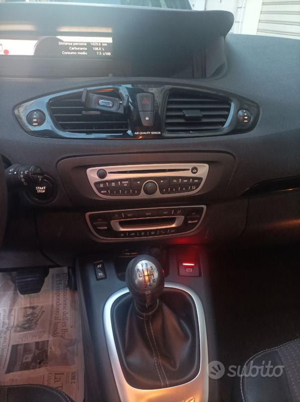 Usata Renault Scénic III XMOD 110 CV (80 kW) 2012 Nero Monovolume