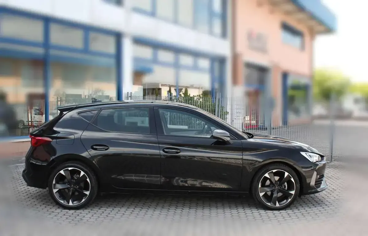 Usata Cupra Leon 150 CV (110 kW) 2024 Nero Berlina