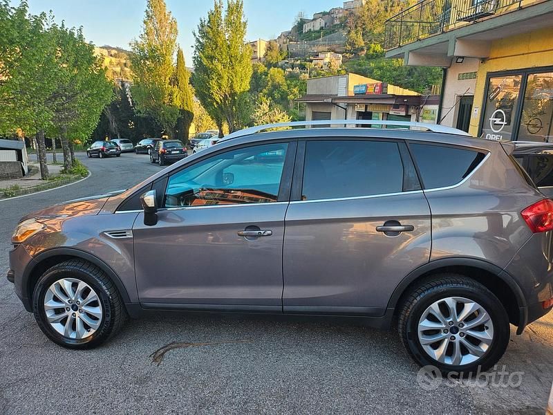 Begagnad Ford Kuga Titanium 163 HK (119 kW) 2012 Grå SUV