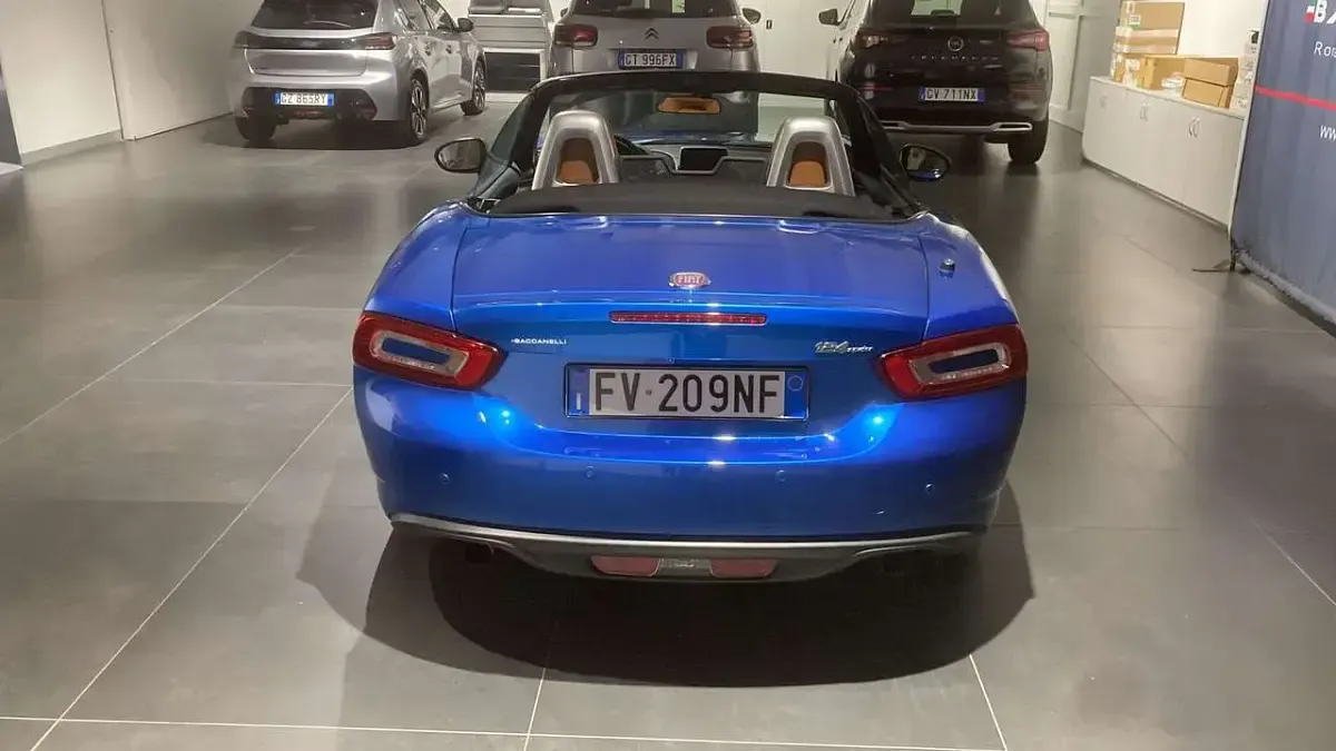 Usata Fiat 124 Spider Lusso 140 CV (102 kW) 2019 Bianco Cabrio