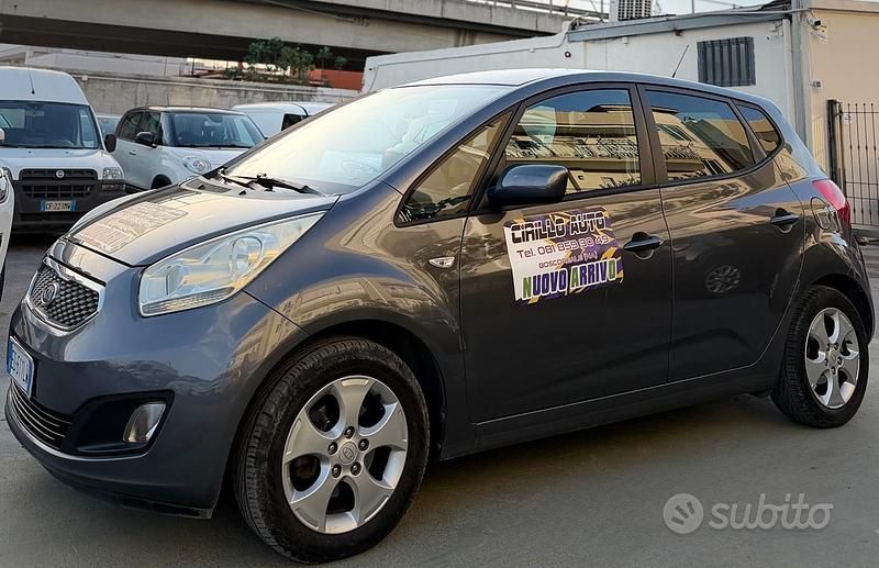 Usata Kia Venga 90 CV (66 kW) 2010 Grigio Utilitaria