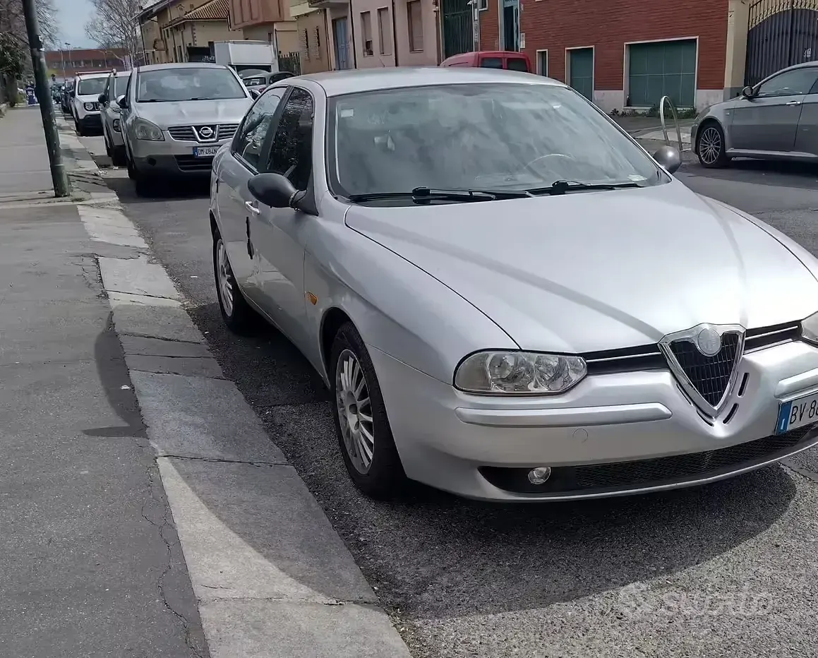 Usata Alfa Romeo 156 116 CV (85 kW) 2001 Grigio Berlina