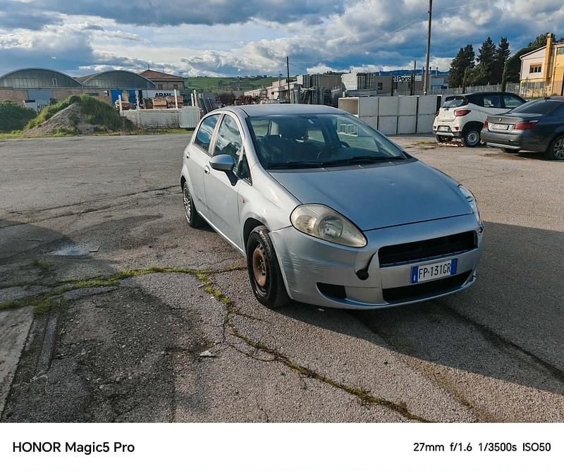 Usata Fiat Grande Punto Active 75 CV (55 kW) 2008 Grigio Utilitaria