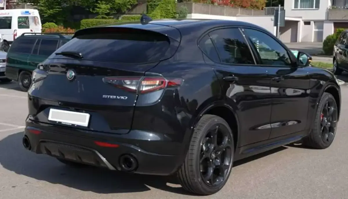 Usata Alfa Romeo Stelvio Competizione 209 CV (153 kW) 2024 Nero SUV