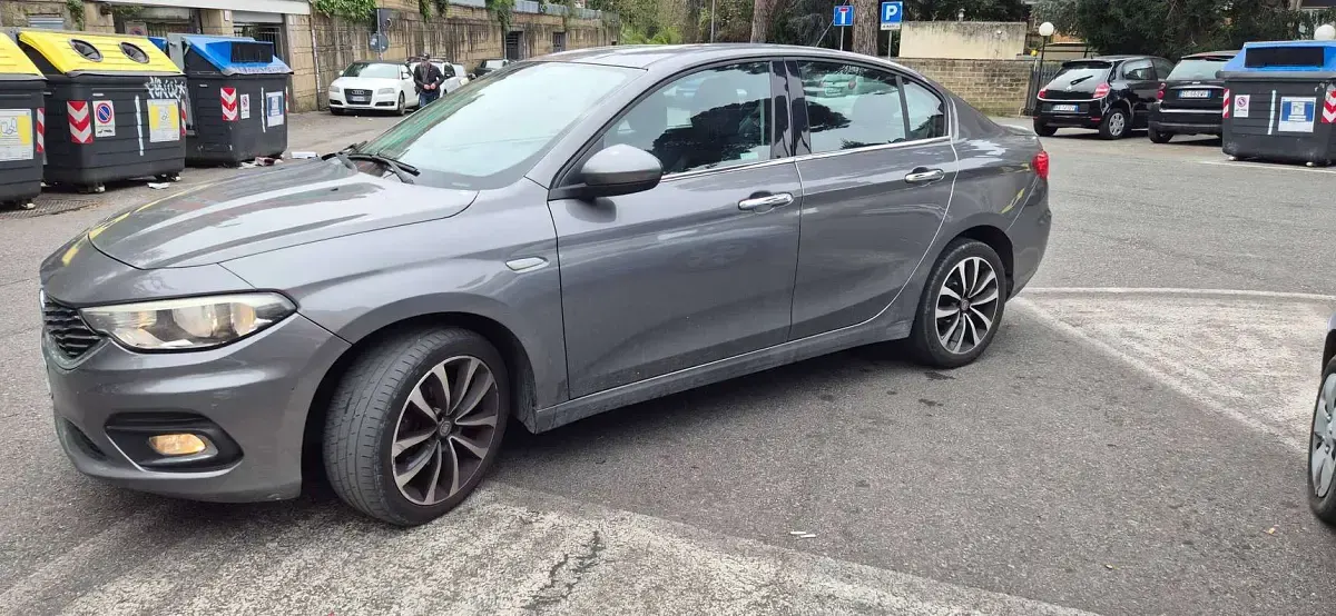 Usata Fiat Tipo Lounge 120 CV (88 kW) 2017 Grigio Berlina