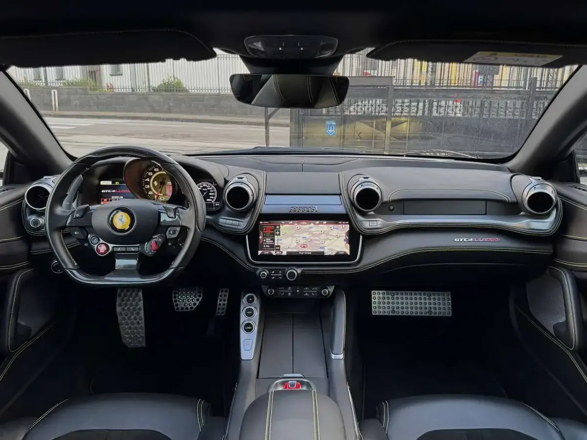 Usata Ferrari GTC4Lusso 689 CV (506 kW) 2020 Nero daytona Station wagon