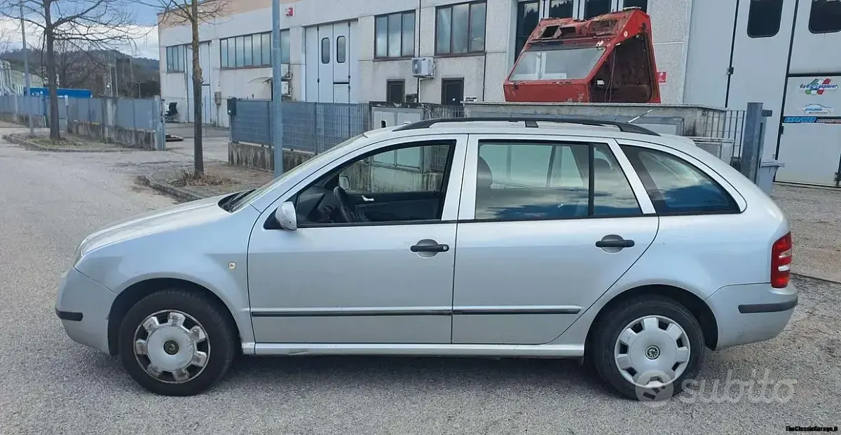Usata Skoda Fabia 68 CV (50 kW) 2003 Grigio Station wagon