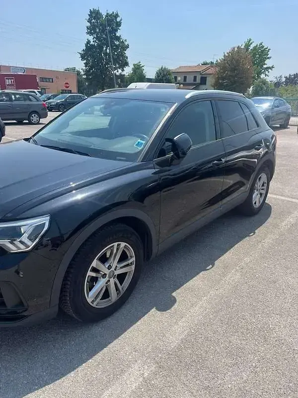 Usata Audi Q3 Ambiente 150 CV (110 kW) 2019 Nero SUV