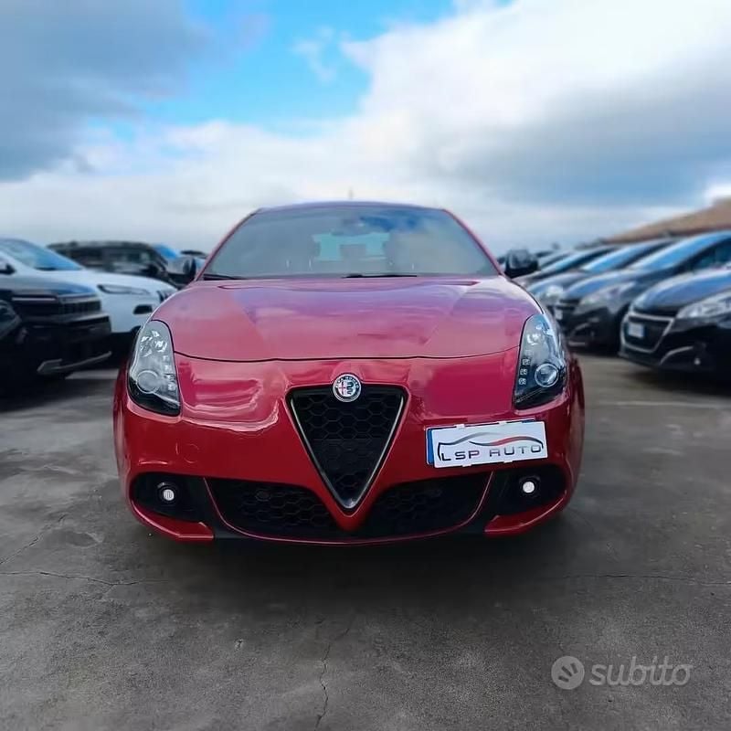 Usata Alfa Romeo Giulietta Veloce 120 CV (88 kW) 2018 Rosso Utilitaria