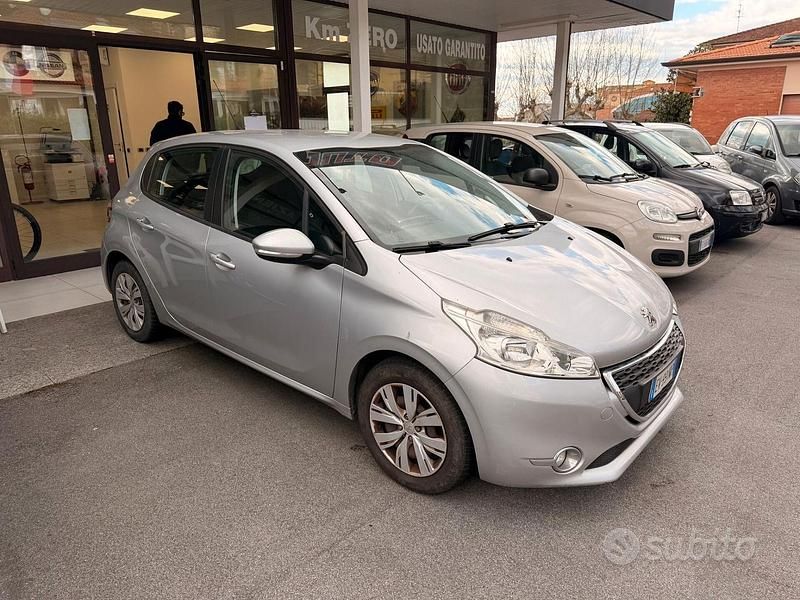 Usata Peugeot 208 Allure 68 CV (50 kW) 2014 Grigio Utilitaria